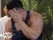 TWINKPOP - Window Washer Collin Simpson Gets A Surprise Rim And A Wild Ride From Tannor Reed