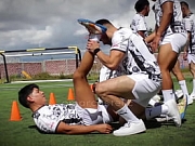 Mi primera Orgia a pelo con mis amigos de futbol después del entrenamiento