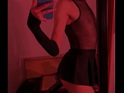 Goth slut loves to break her cunt with big objects